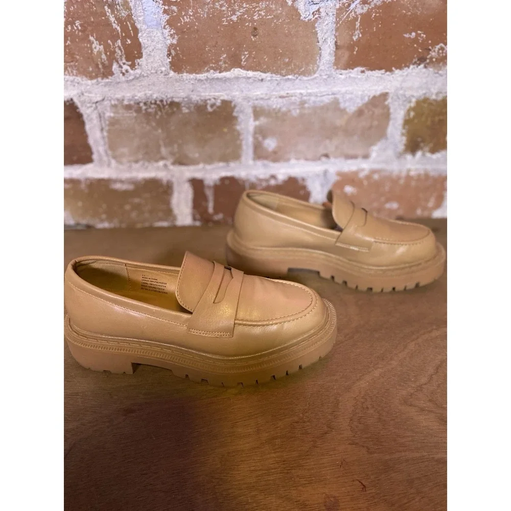 American Eagle Chunky Lug Loafers Nude Tan Womens Size 7.5 Slip-On Platform Shoe